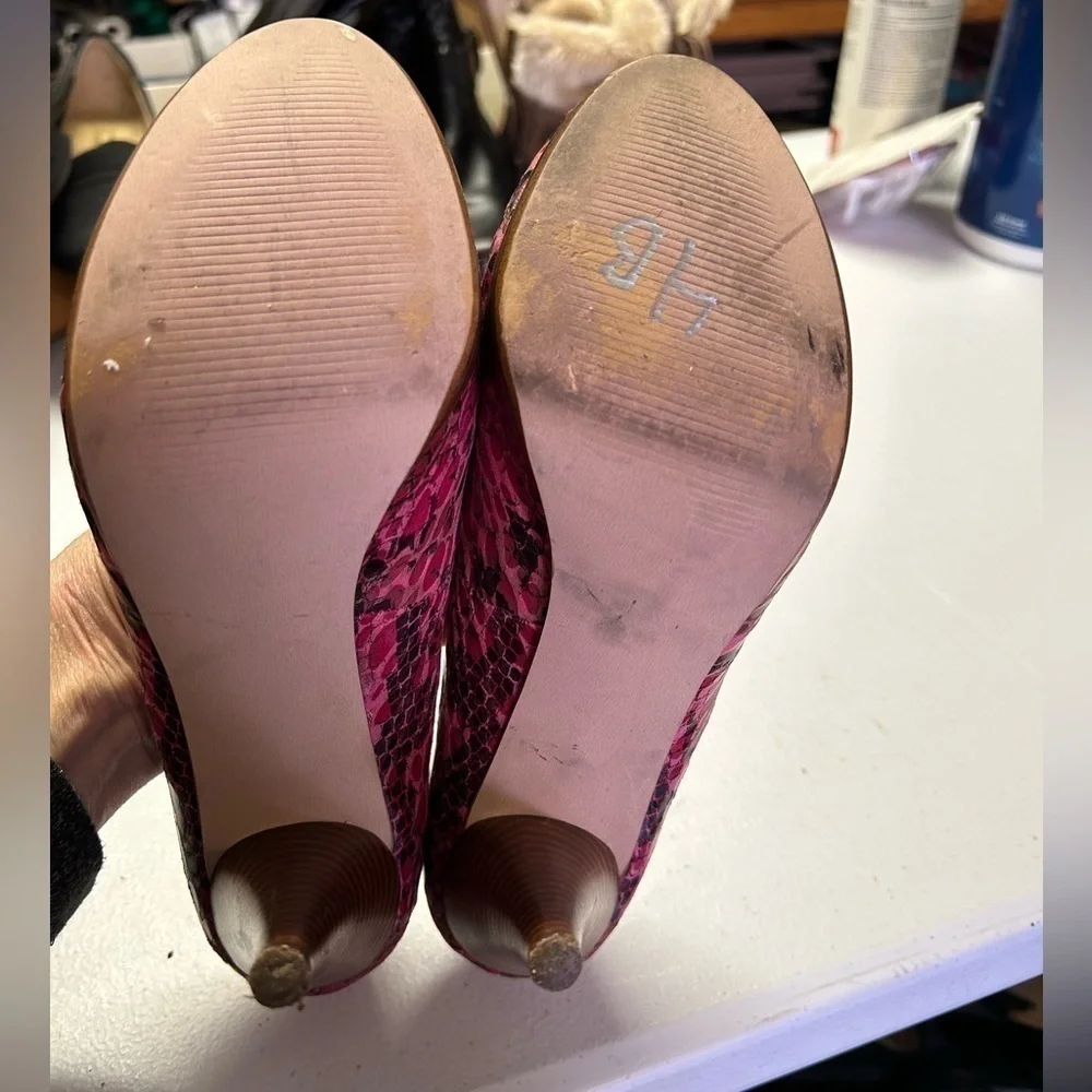 STYLE & CO Celine Heels, Pink Reptile Pattern, 3.25 in Heel Peep Toe - Picture 2 of 8
